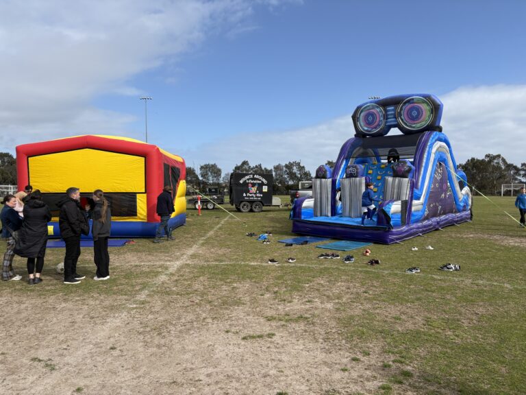 kids playing on jumping castle hire cockatoo